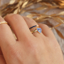 Combinez ces bagues et boucles d&rsquo;oreilles color&eacute;es avec des bijoux faits main