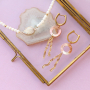 Bijoux estivaux avec des pendentifs coquillage