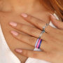 Combinez diverses bagues pour cr&eacute;er un look &eacute;l&eacute;gant