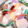D&eacute;marrez avec ces perles acryliques tube color&eacute;es