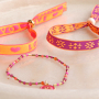 Cr&eacute;er des bracelets tendance avec du ruban texte