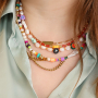Inspiration de bijoux color&eacute;s avec des perles en polym&egrave;re.
