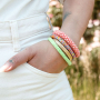 Comment incorporer les boucles d'oreilles &agrave; facettes et les bracelets dans votre collection ?