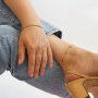 Comment combiner les cha&icirc;nes de cheville et les bracelets cet &eacute;t&eacute; ?