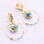 Cr&eacute;er des boucles d'oreilles d'&eacute;t&eacute; avec les perles en verre &agrave; fleurs 