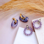 Cr&eacute;ez facilement des boucles d'oreilles tendance avec ces puces d&rsquo;oreilles !