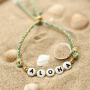 Cr&eacute;ez des bijoux personnalis&eacute;s avec des perles lettres en c&eacute;ramique