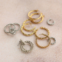Conseils pour porter des boucles d'oreilles en acier inoxydable