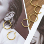Conseils pour porter des boucles d'oreilles en acier inoxydable