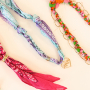 Cr&eacute;ez des colliers et bracelets color&eacute;s avec des bandanas !