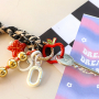Cr&eacute;ez des bijoux tendance avec des appr&ecirc;ts de porte-cl&eacute;s color&eacute;s 