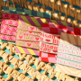 Cr&eacute;ez des bracelets uniques avec rubans et perles stoppeurs
