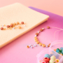 Inspiration de bracelets ludiques avec des perles acryliques