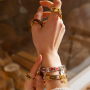 Cr&eacute;ez des bracelets personnalis&eacute;s avec les breloques italiennes