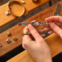 Cr&eacute;ez des bracelets personnalis&eacute;s avec les breloques italiennes